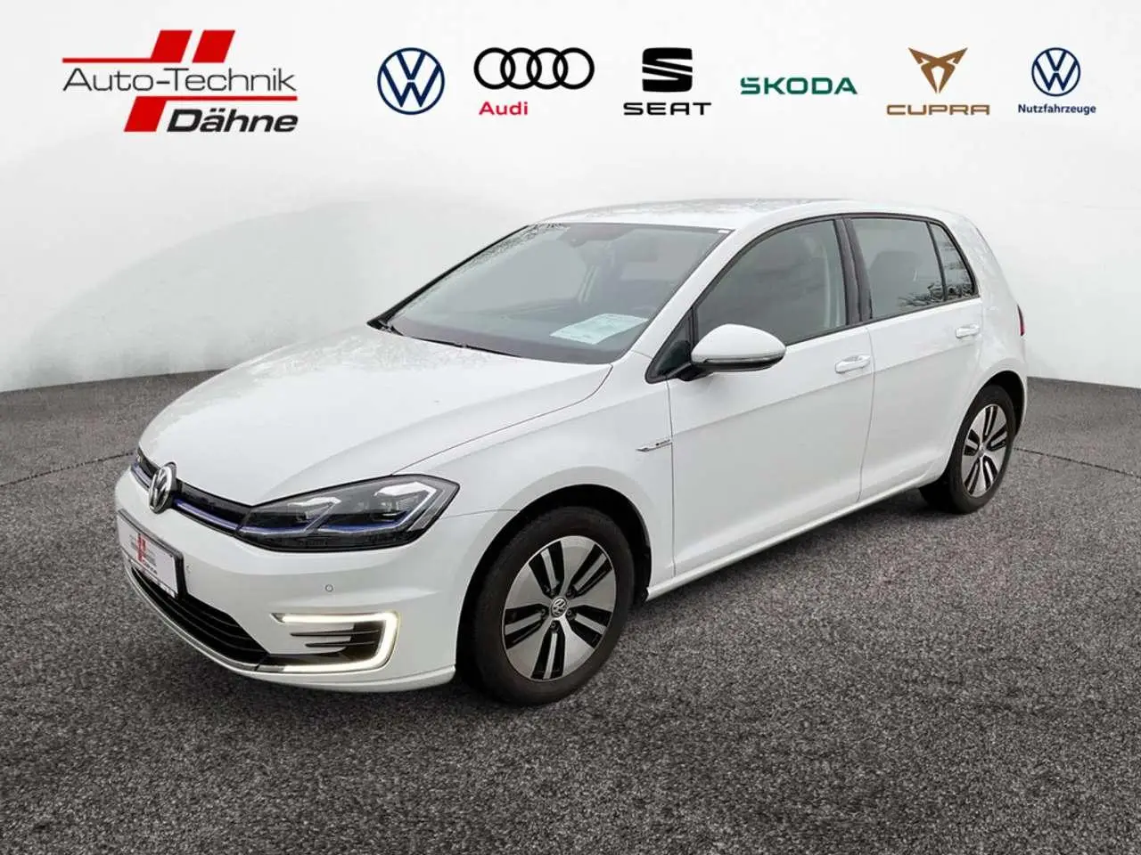 Photo 1 : Volkswagen Golf 2019 Electric