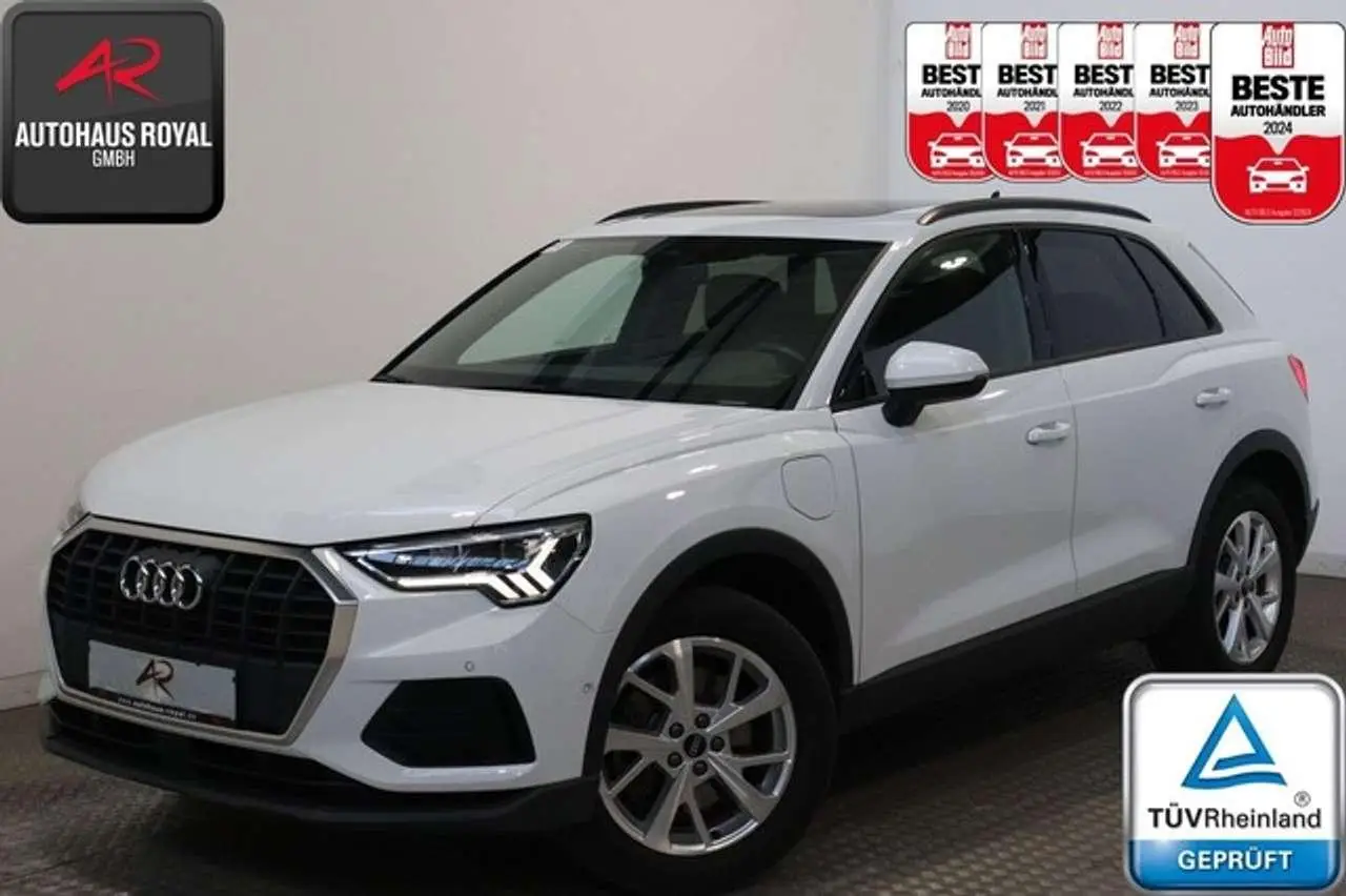 Photo 1 : Audi Q3 2022 Petrol