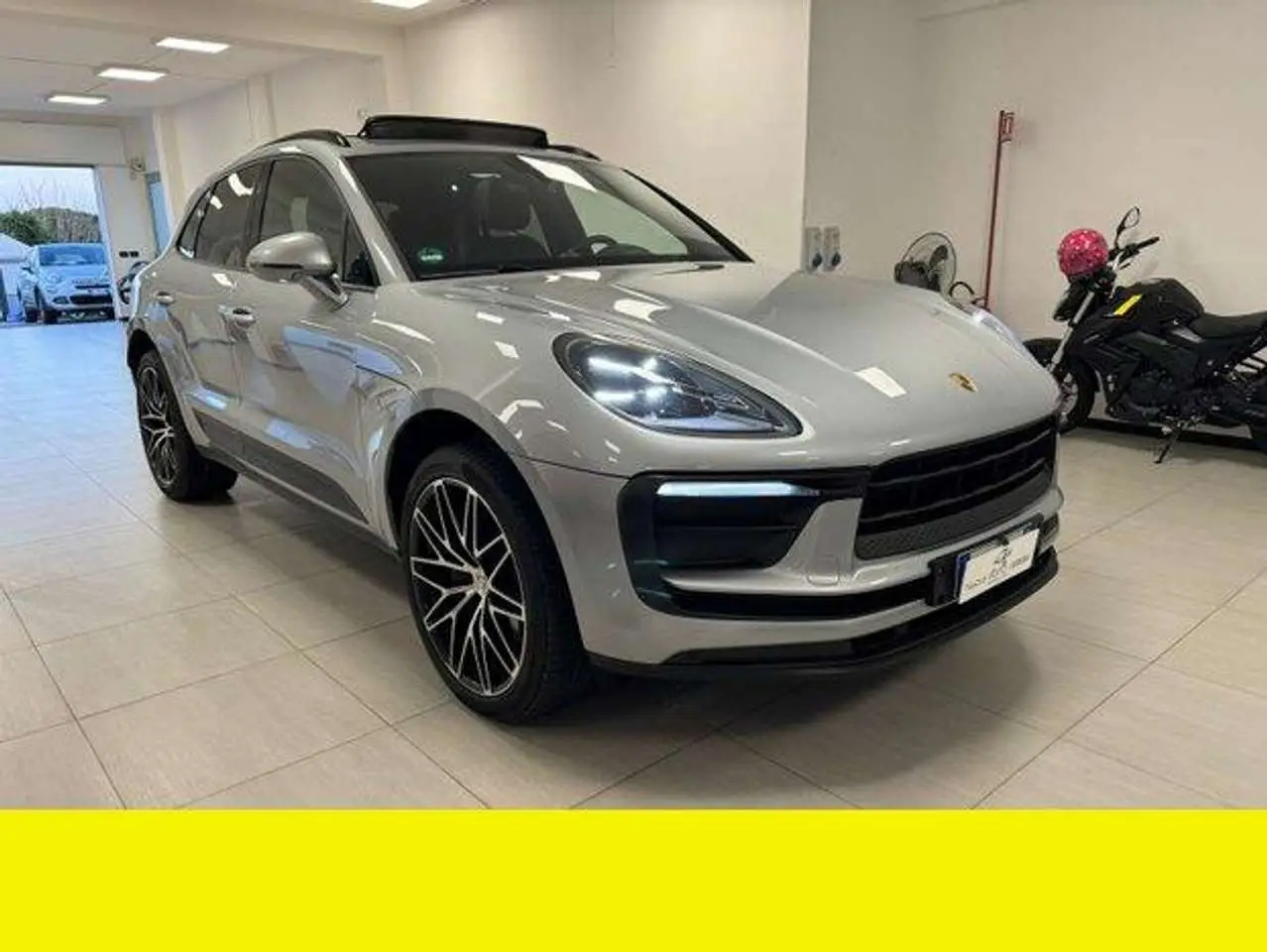 Photo 1 : Porsche Macan 2022 Essence