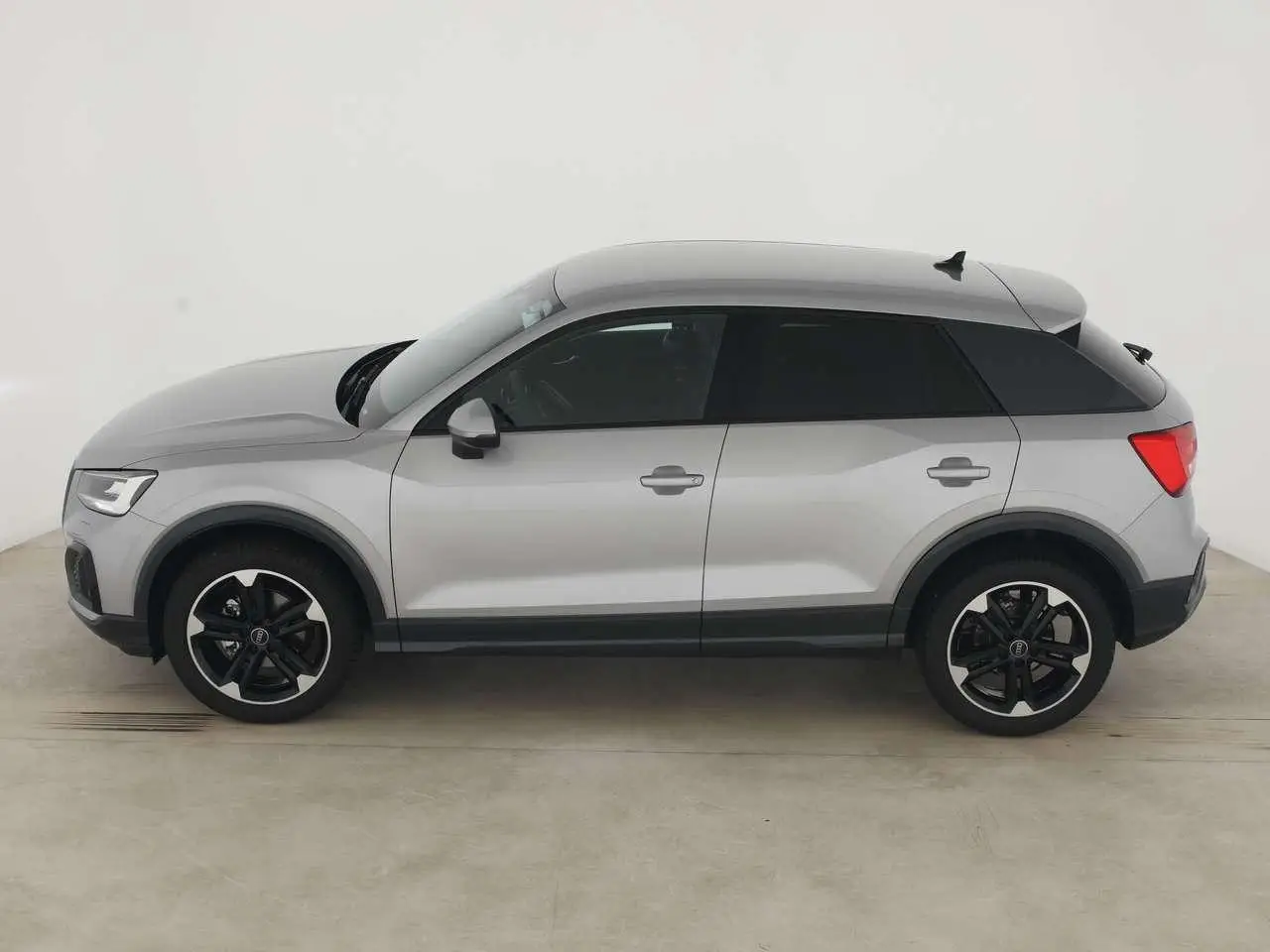 Photo 1 : Audi Q2 2023 Essence