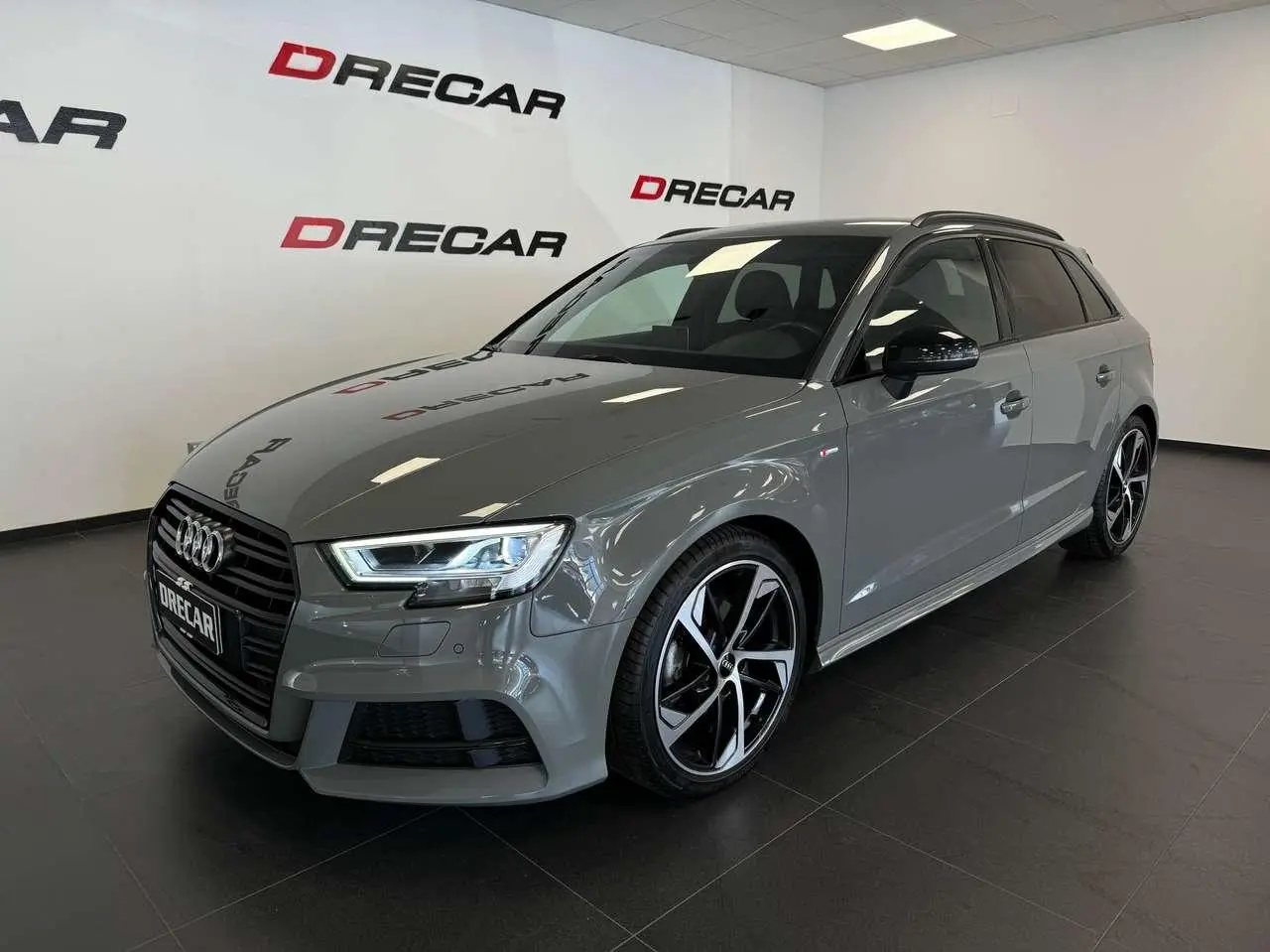 Photo 1 : Audi A3 2019 Petrol