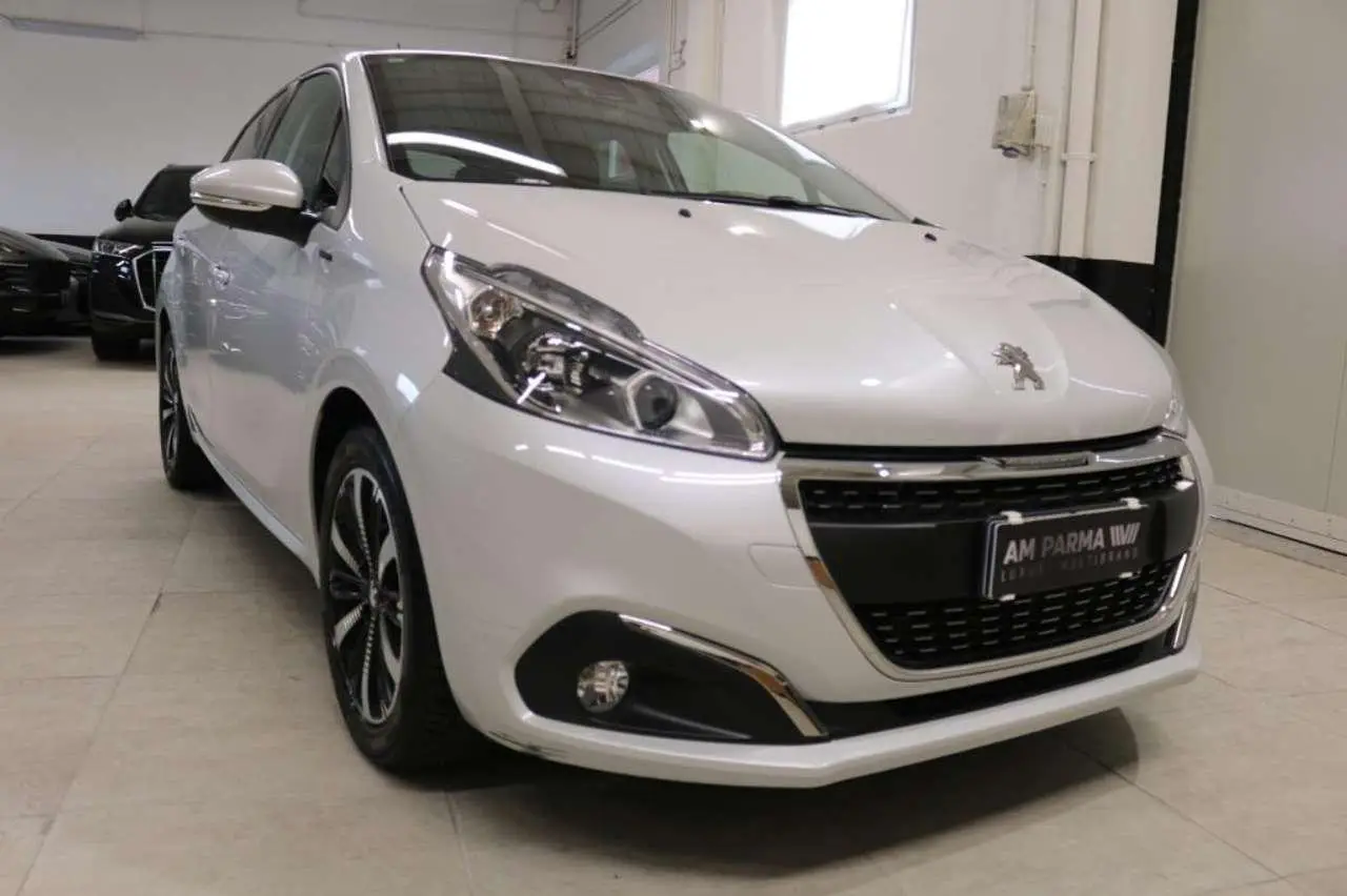 Photo 1 : Peugeot 208 2019 Essence