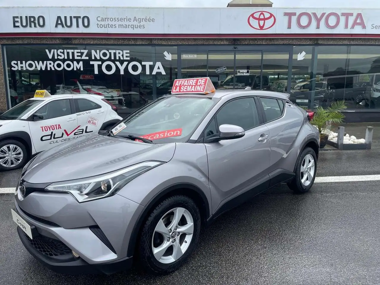 Photo 1 : Toyota C-hr 2017 Petrol