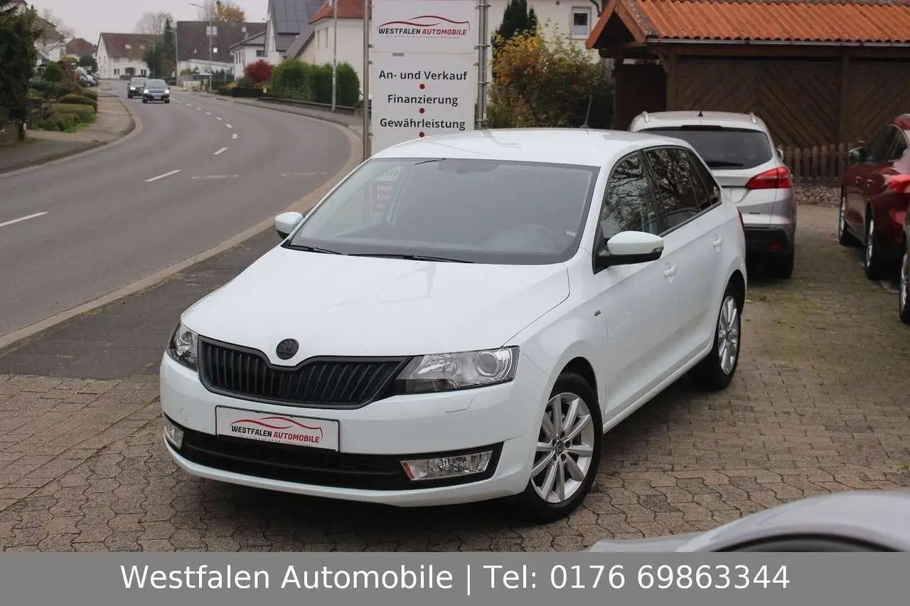 Photo 1 : Skoda Rapid 2017 Petrol