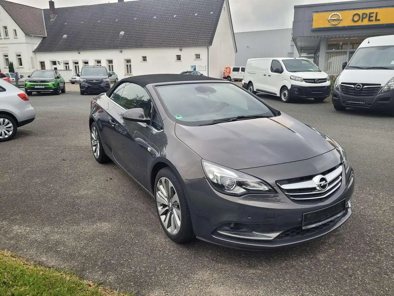 Photo 1 : Opel Cascada 2016 Essence