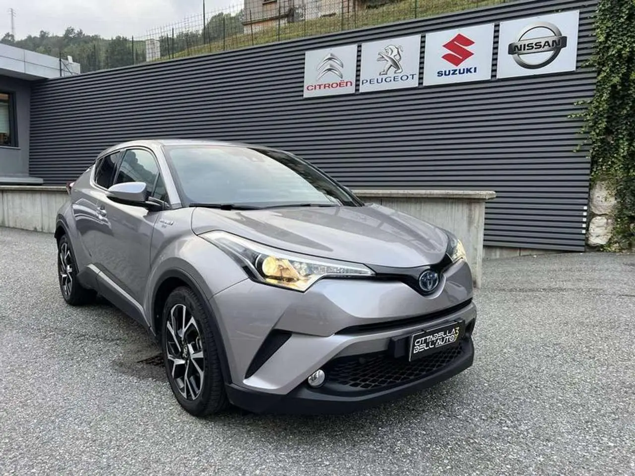 Photo 1 : Toyota C-hr 2019 Hybride