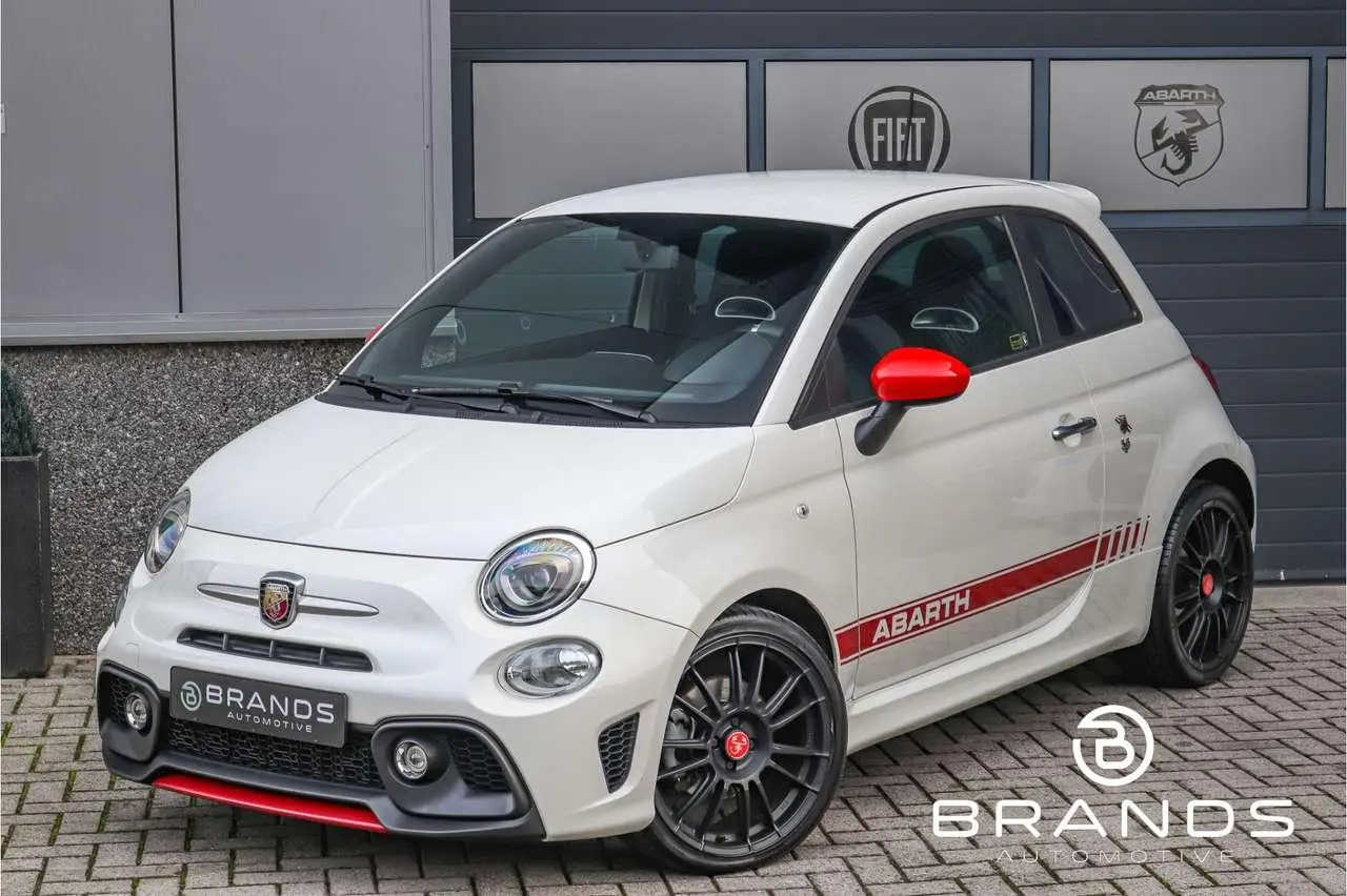 Photo 1 : Abarth 595 2018 Petrol