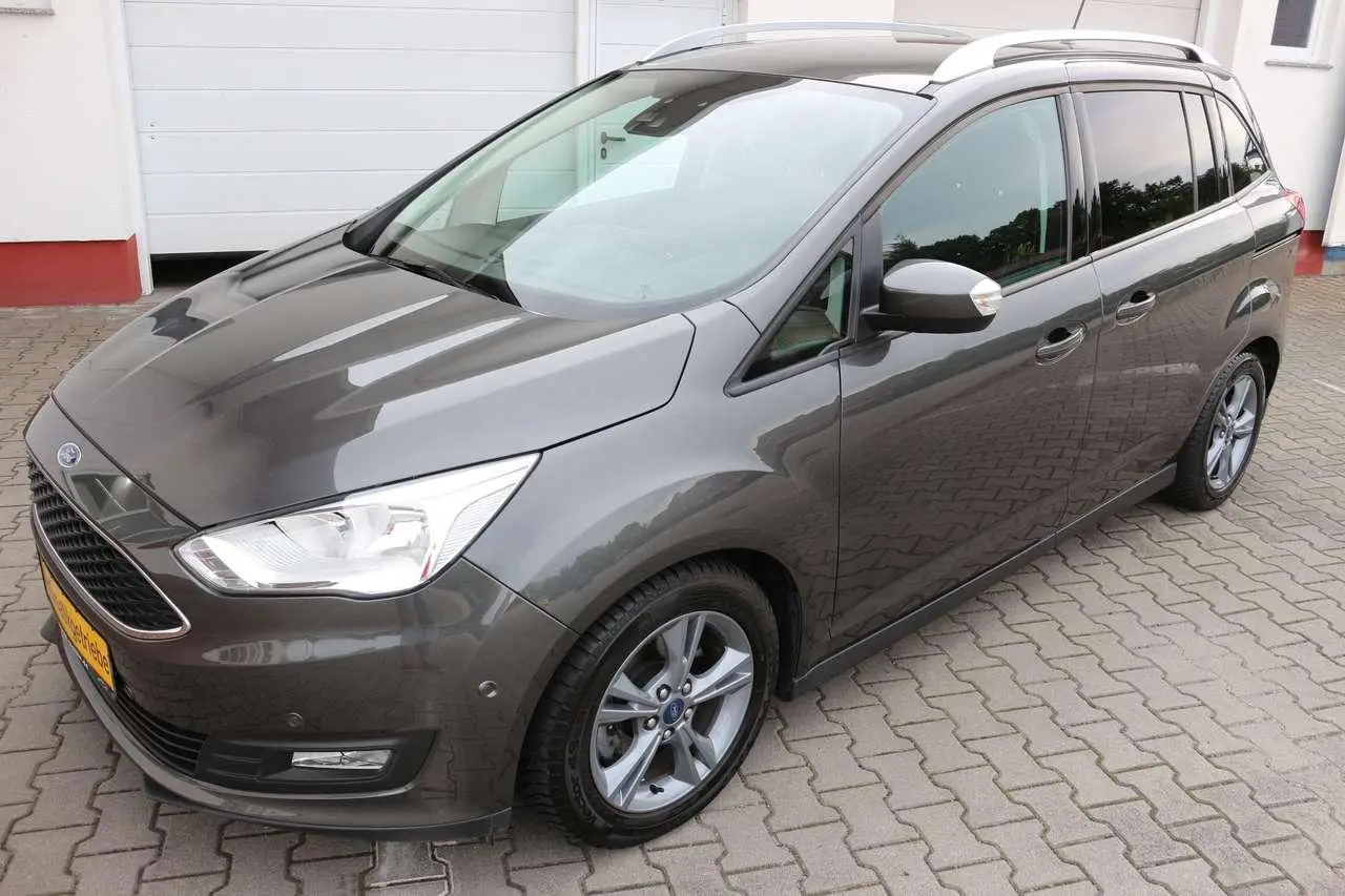 Photo 1 : Ford Grand C-max 2019 Petrol