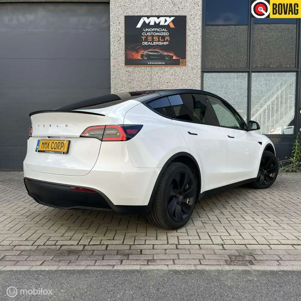 Photo 1 : Tesla Model Y 2023 Électrique