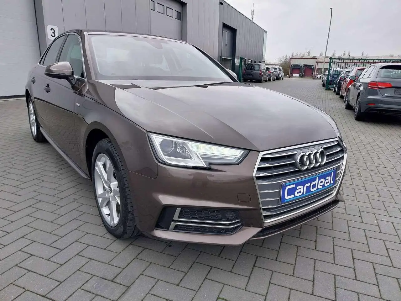 Photo 1 : Audi A4 2019 Petrol