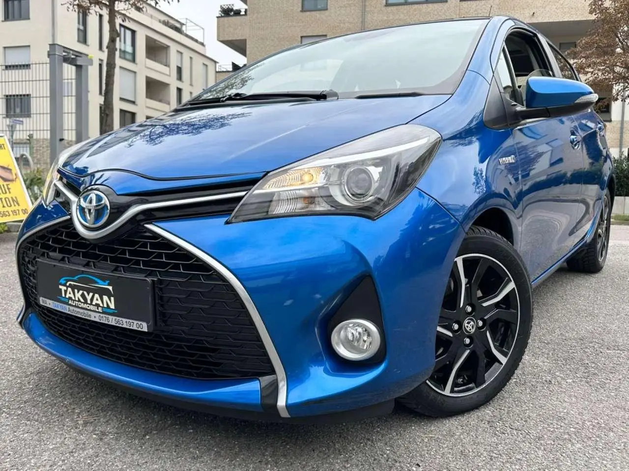 Photo 1 : Toyota Yaris 2016 Hybrid