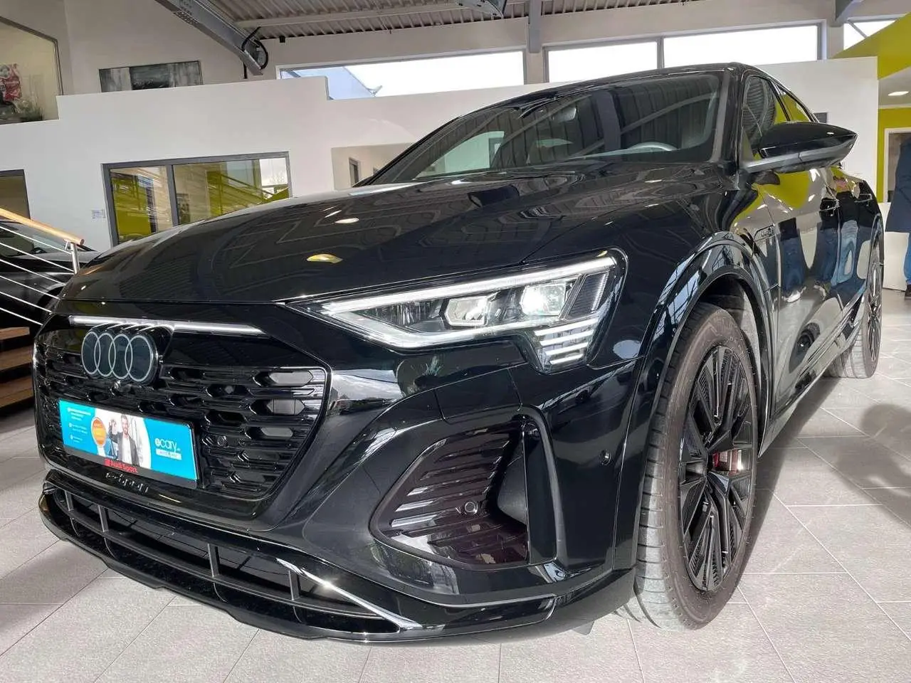 Photo 1 : Audi Q8 2023 Électrique