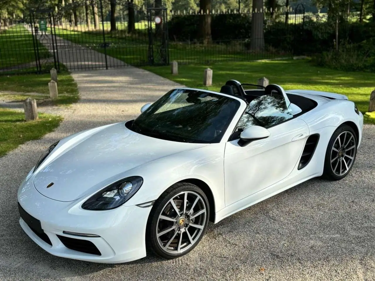 Photo 1 : Porsche Boxster 2017 Essence