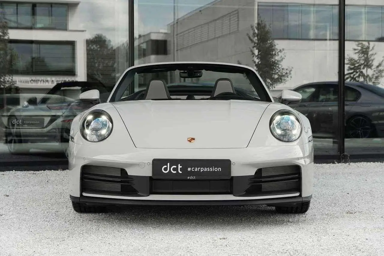 Photo 1 : Porsche 992 2024 Essence