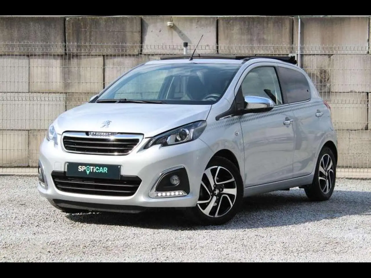 Photo 1 : Peugeot 108 2018 Essence