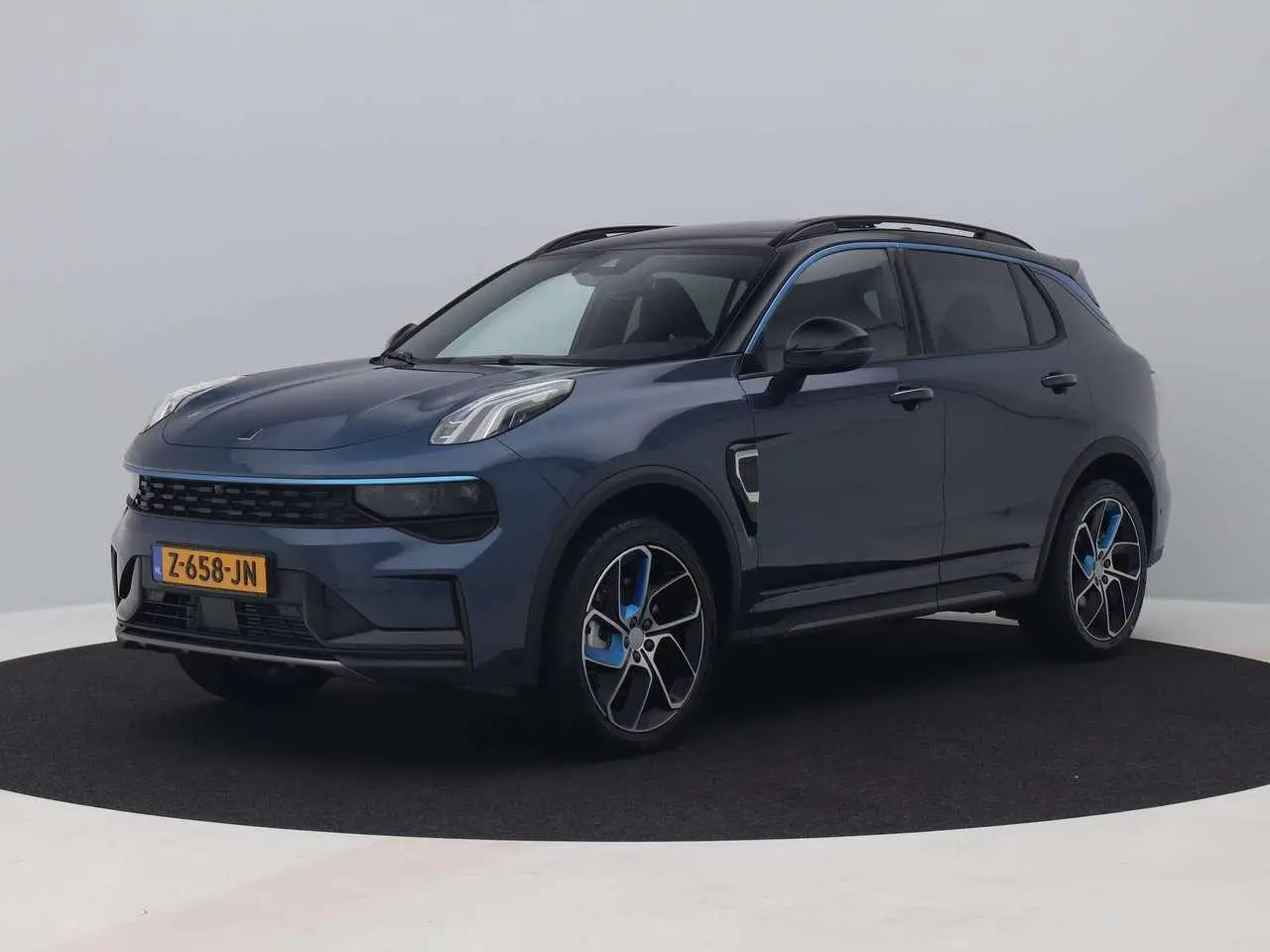 Photo 1 : Lynk & Co 01 2024 Hybrid