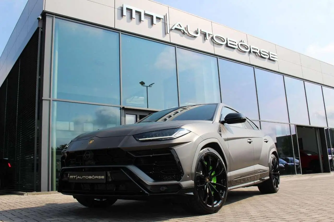 Photo 1 : Lamborghini Urus 2021 Essence