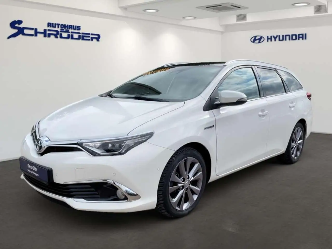 Photo 1 : Toyota Auris 2017 Hybride