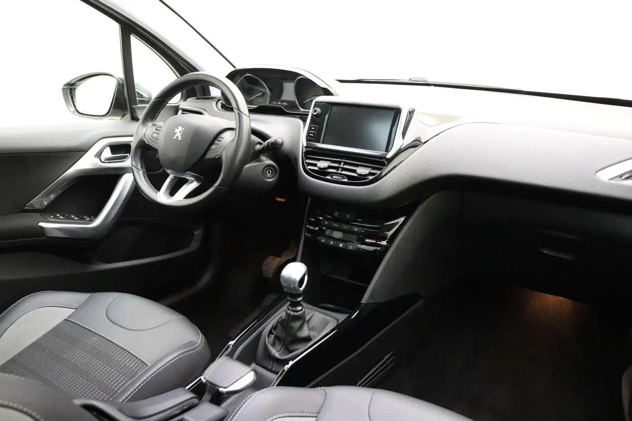 Photo 1 : Peugeot 2008 2019 Petrol