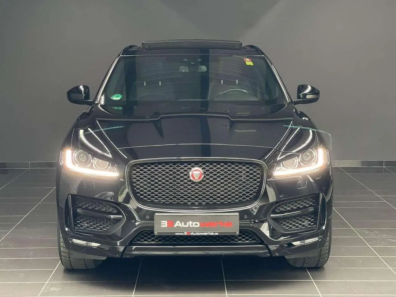 Photo 1 : Jaguar F-pace 2017 Diesel