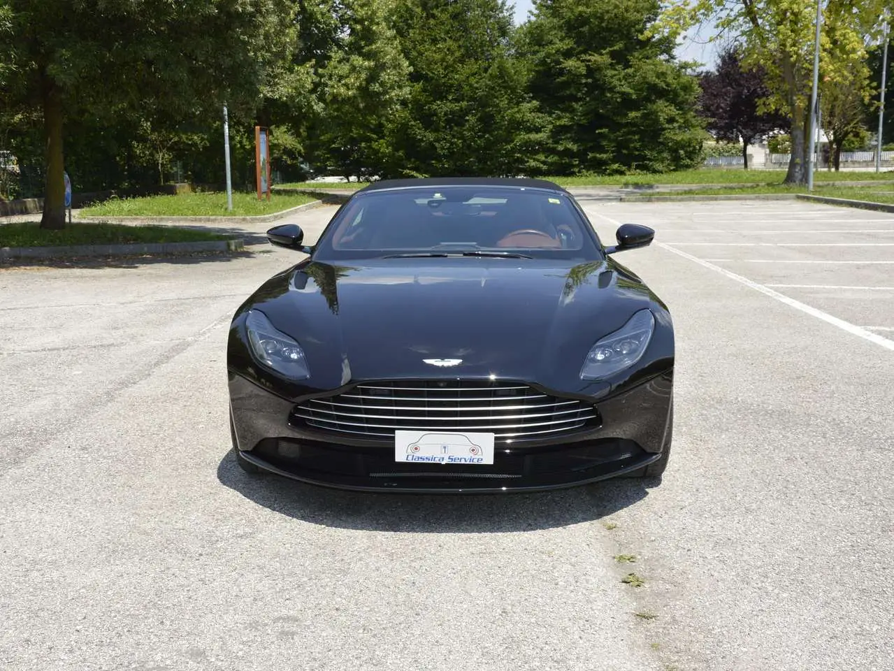 Photo 1 : Aston Martin Db11 2018 Petrol