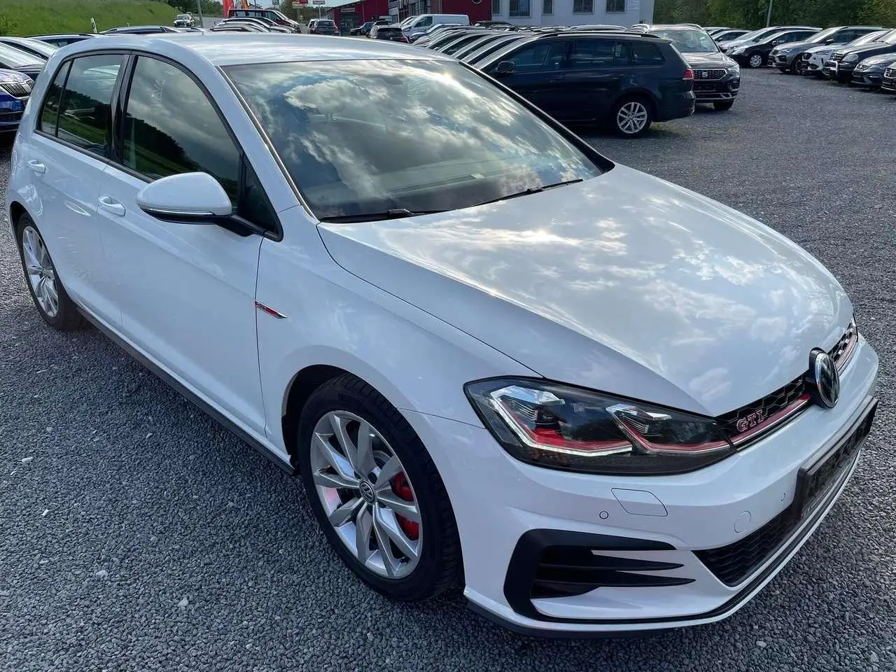 Photo 1 : Volkswagen Golf 2019 Essence