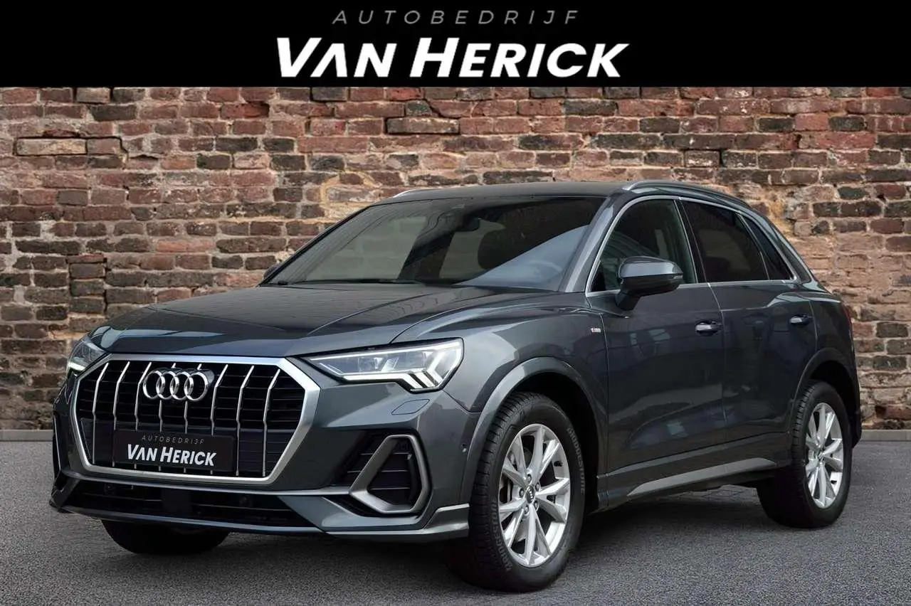 Photo 1 : Audi Q3 2019 Petrol