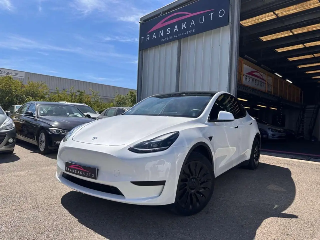 Photo 1 : Tesla Model Y 2023 Électrique