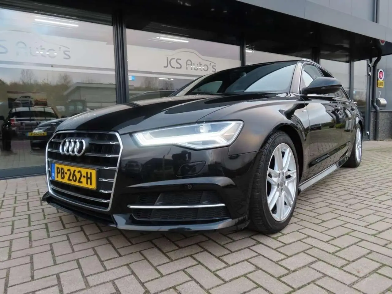 Photo 1 : Audi A6 2017 Petrol