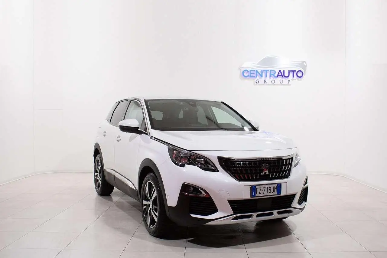 Photo 1 : Peugeot 3008 2019 Diesel