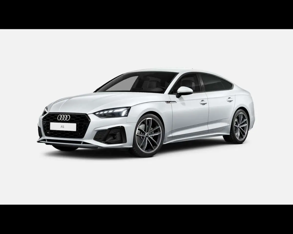 Photo 1 : Audi A5 2024 Hybride