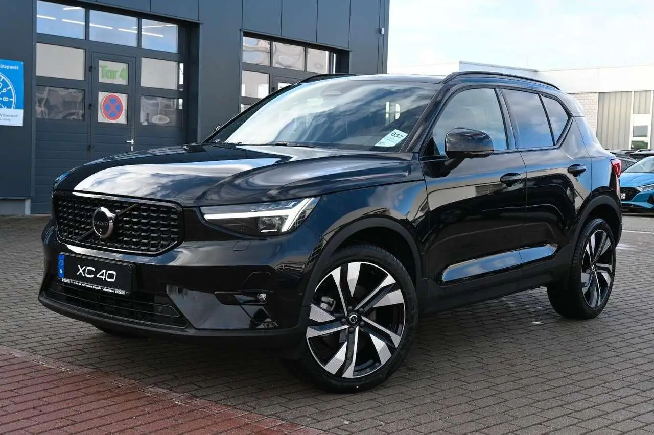 Photo 1 : Volvo Xc40 2024 Petrol