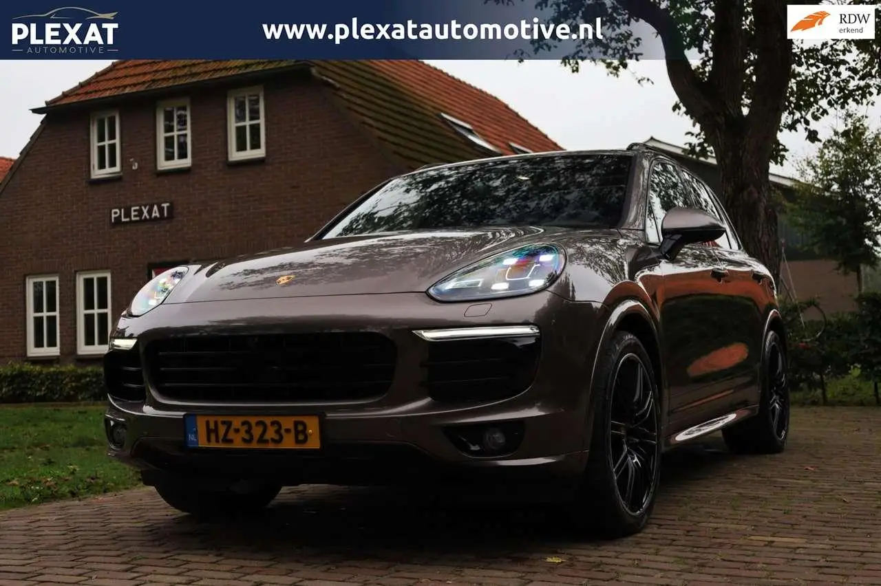 Photo 1 : Porsche Cayenne 2016 Hybrid