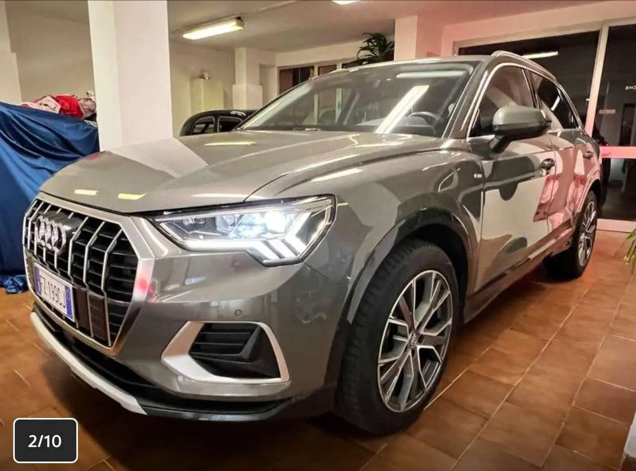 Photo 1 : Audi Q3 2019 Petrol