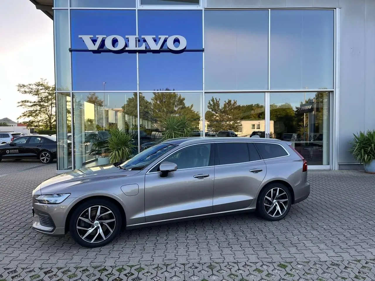 Photo 1 : Volvo V60 2020 Hybrid