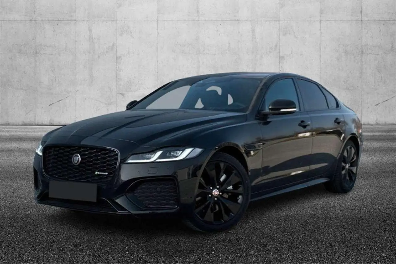 Photo 1 : Jaguar Xe 2023 Hybride