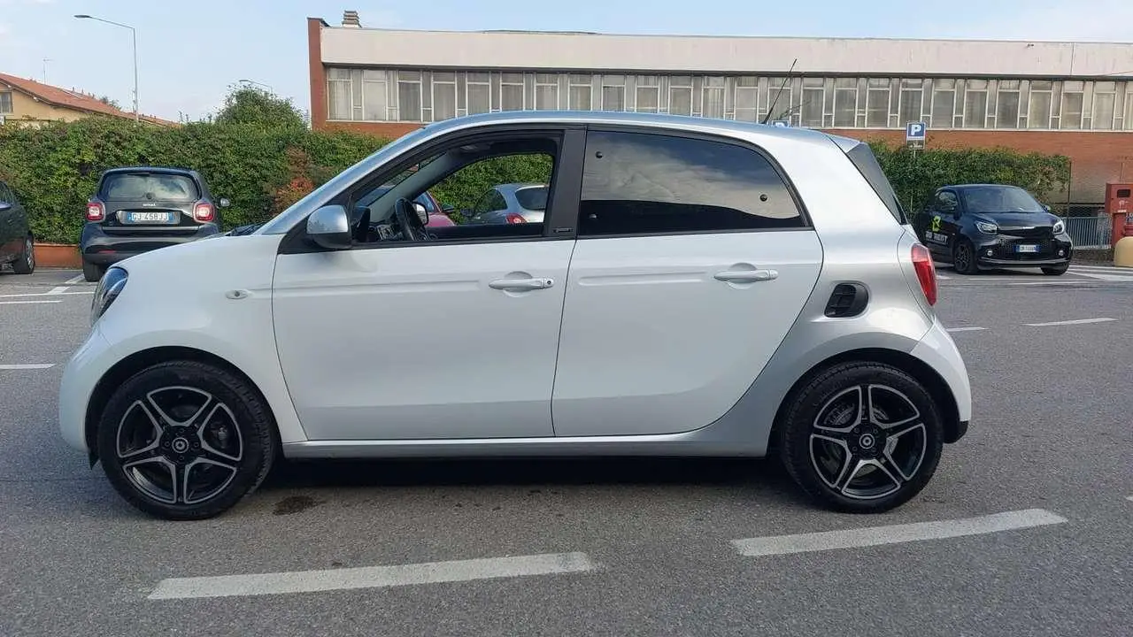 Photo 1 : Smart Forfour 2018 Essence