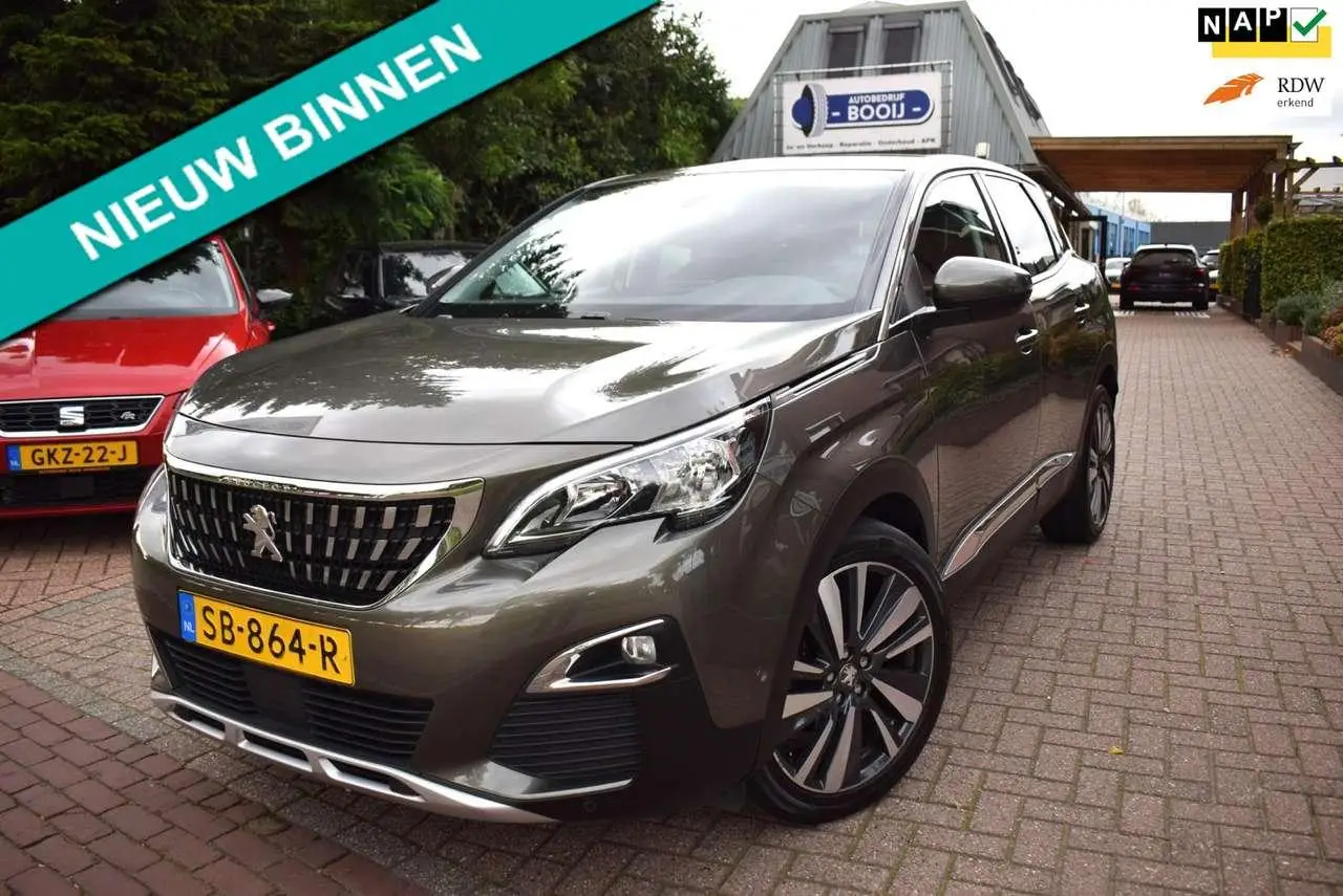 Photo 1 : Peugeot 3008 2018 Petrol