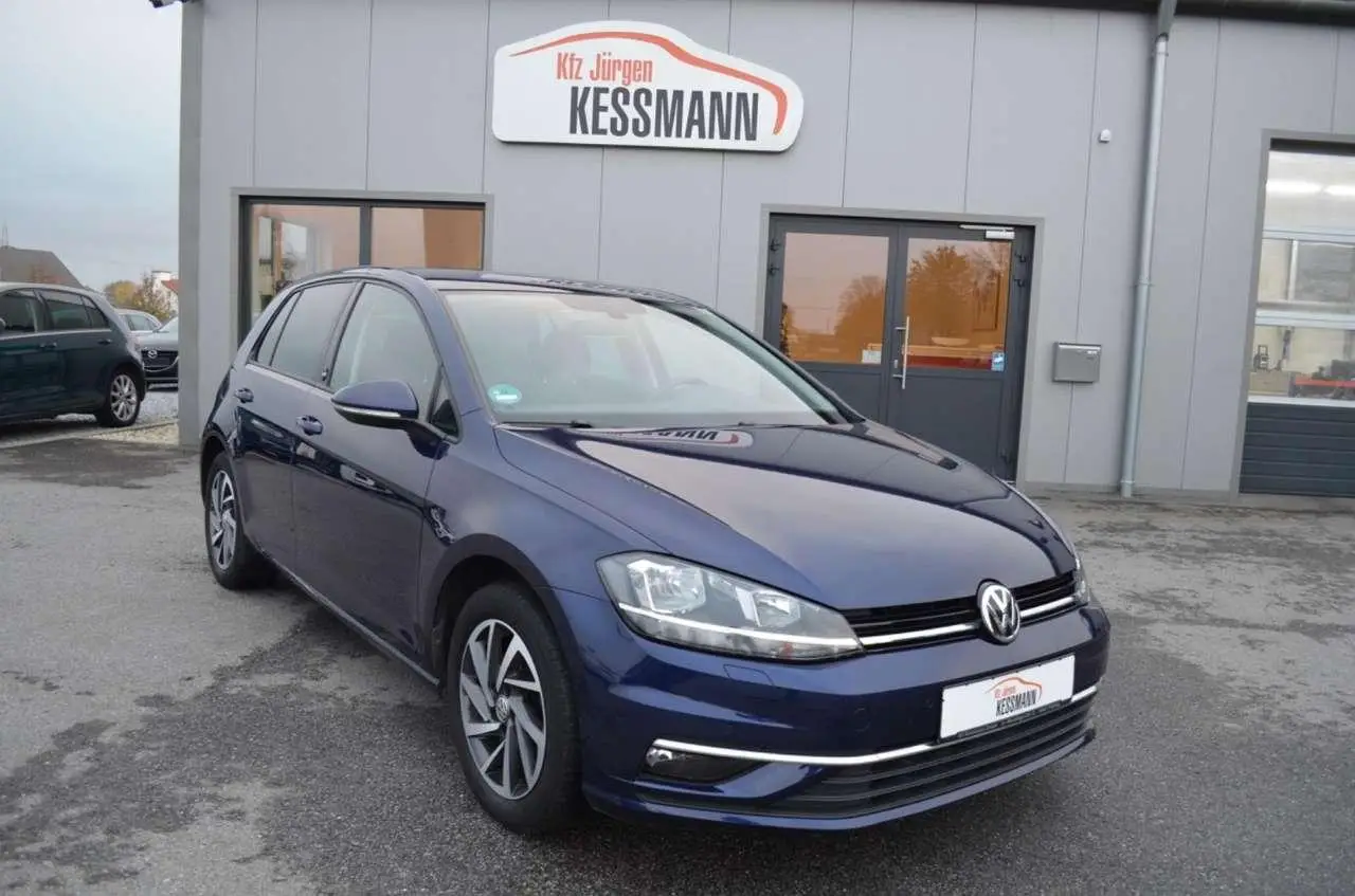 Photo 1 : Volkswagen Golf 2018 Petrol