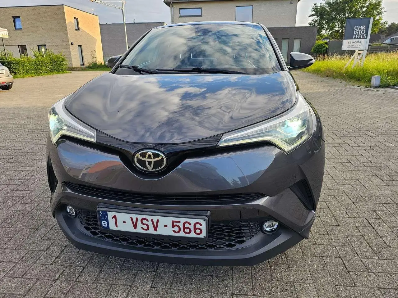 Photo 1 : Toyota C-hr 2017 Petrol