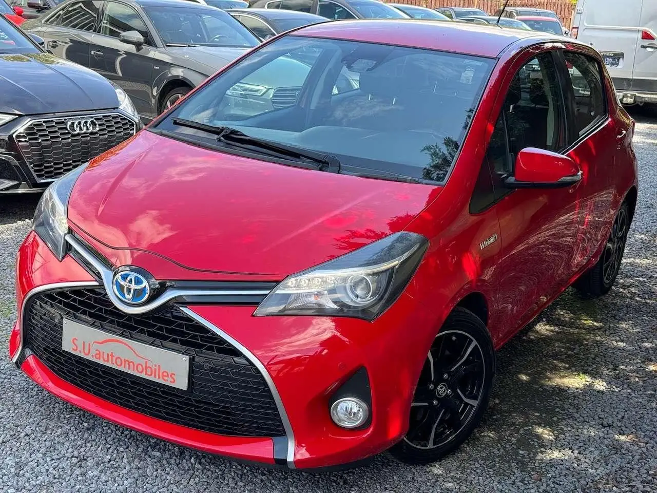 Photo 1 : Toyota Yaris 2016 Hybrid