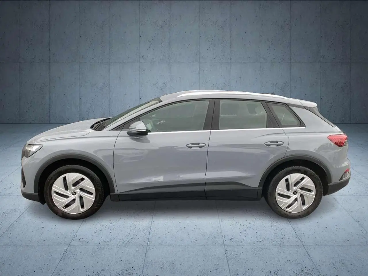 Photo 1 : Audi Q4 2021 Electric