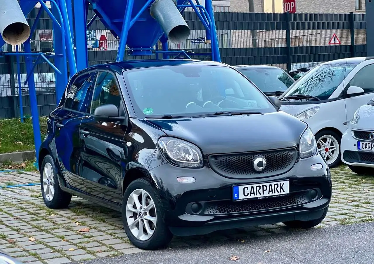 Photo 1 : Smart Forfour 2019 Petrol