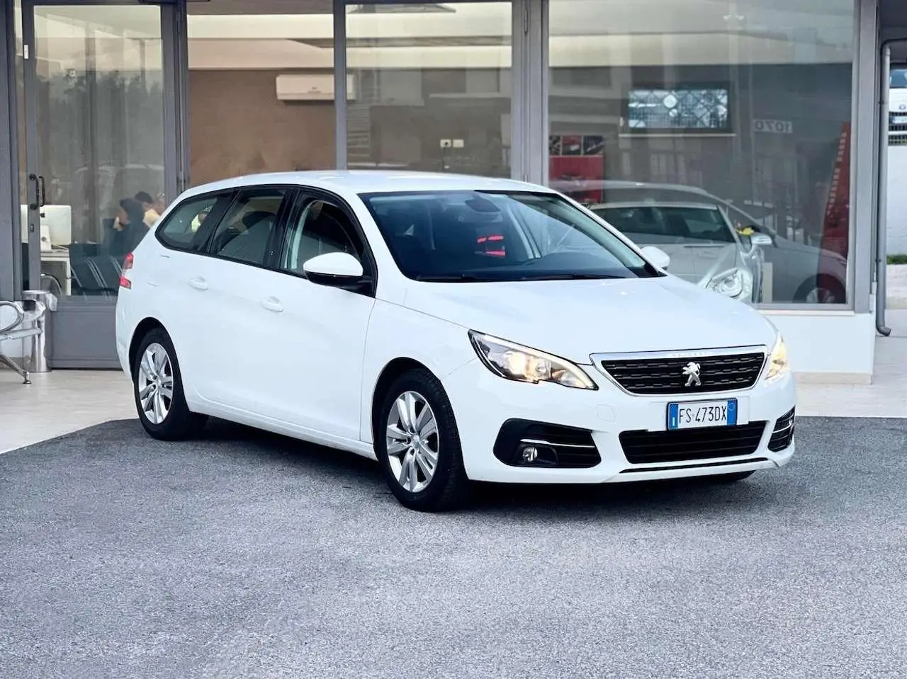 Photo 1 : Peugeot 308 2018 Diesel