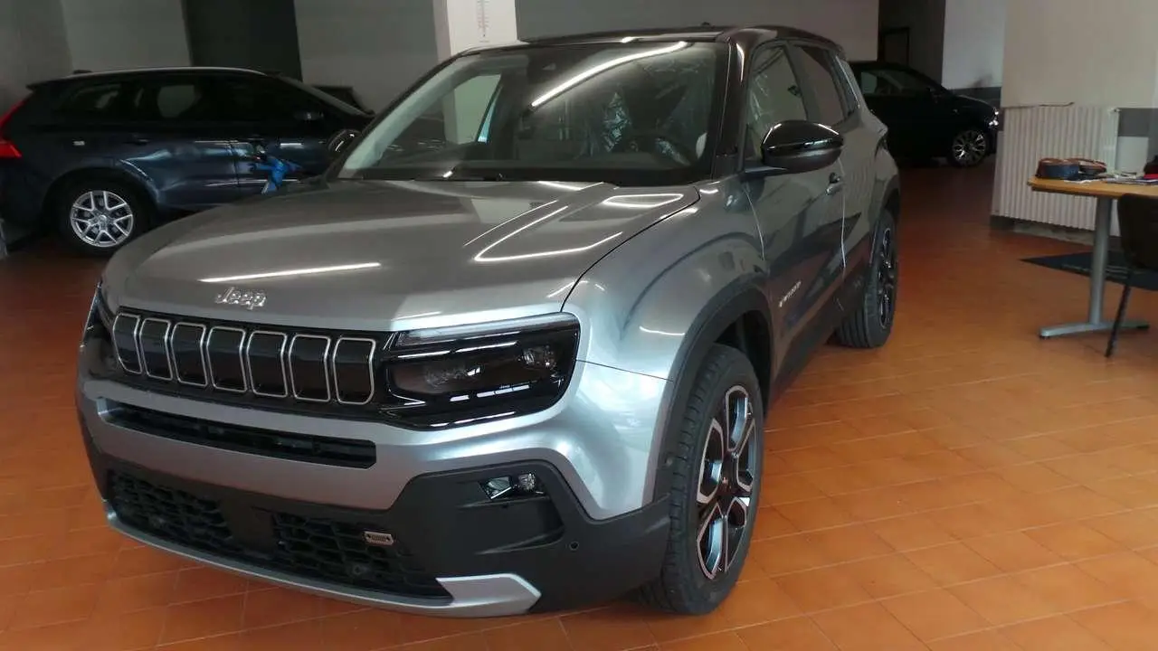 Photo 1 : Jeep Avenger 2024 Petrol