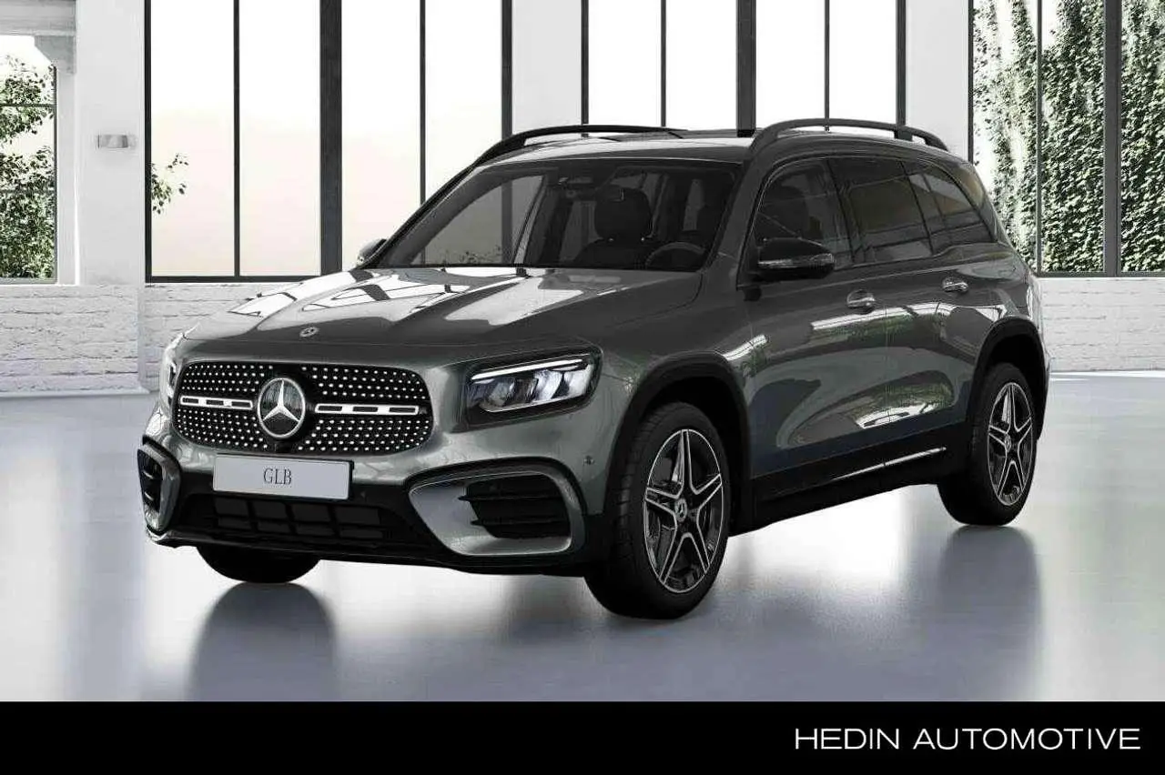 Photo 1 : Mercedes-benz Classe Glb 2024 Petrol