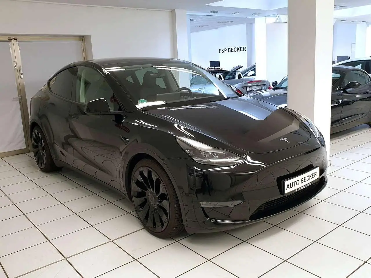 Photo 1 : Tesla Model Y 2022 Électrique