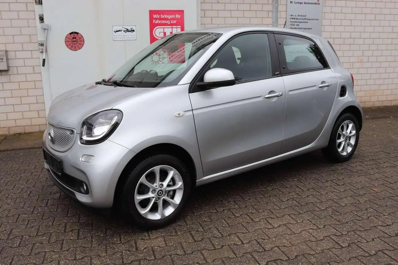 Photo 1 : Smart Forfour 2017 Petrol