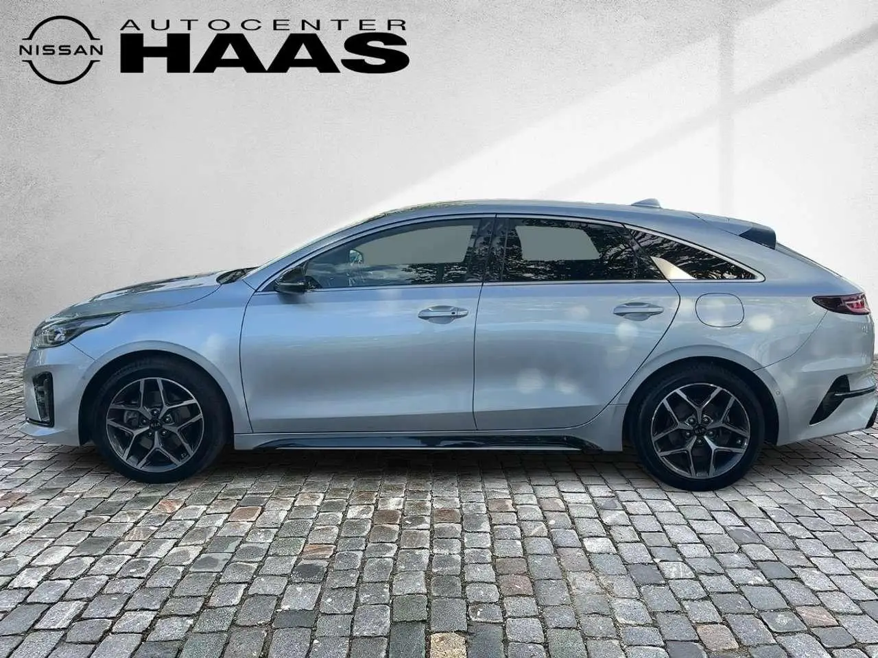 Photo 1 : Kia Proceed 2019 Petrol