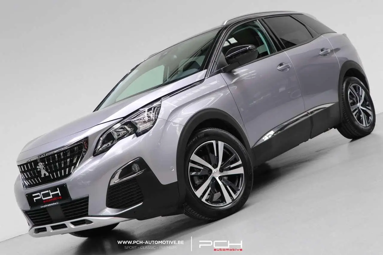 Photo 1 : Peugeot 3008 2019 Essence